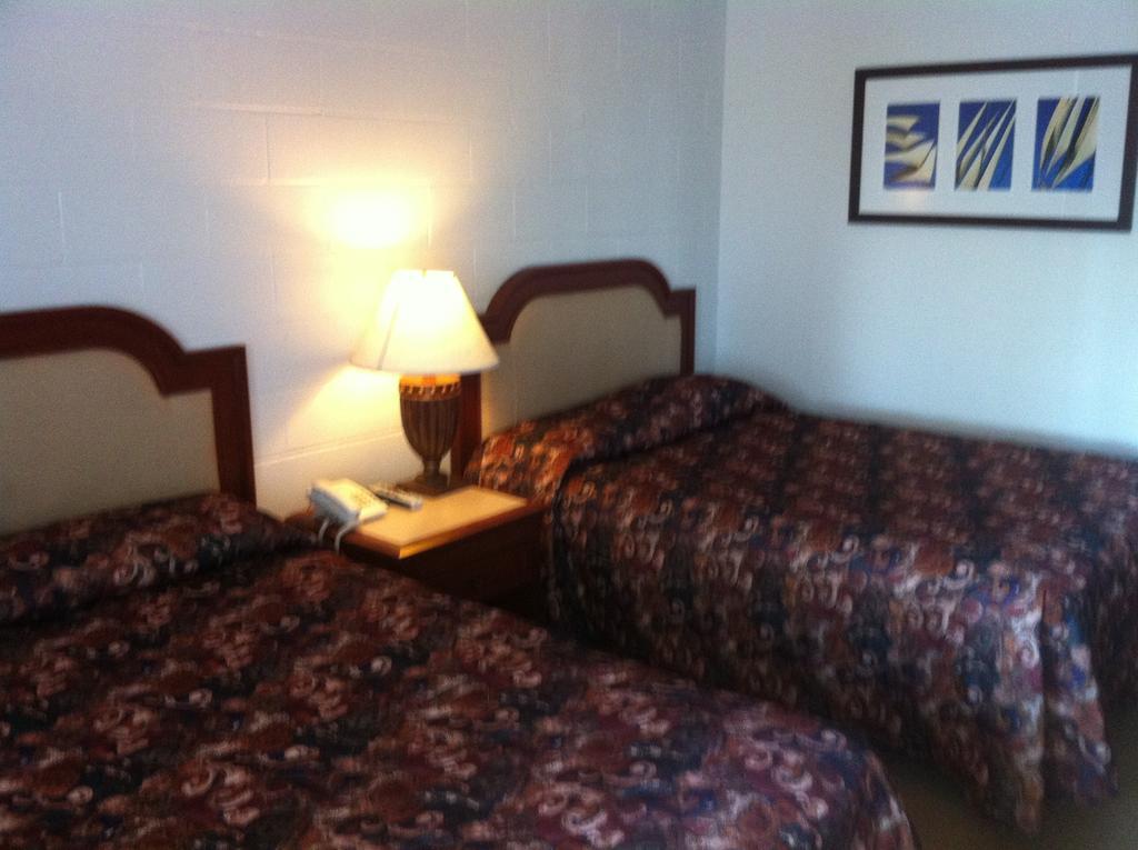 Economy Inn Річленд Екстер'єр фото